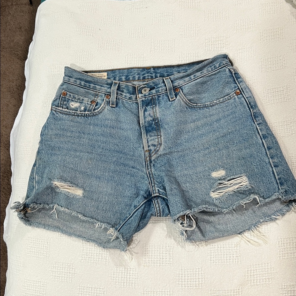 Women's Levi’s Distressed Denim Shorts - Light Blue